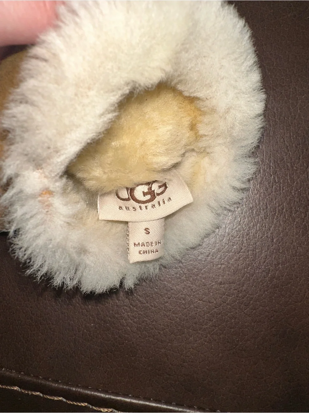 UGG Bailey Button Shearling-Trim Gloves Size S